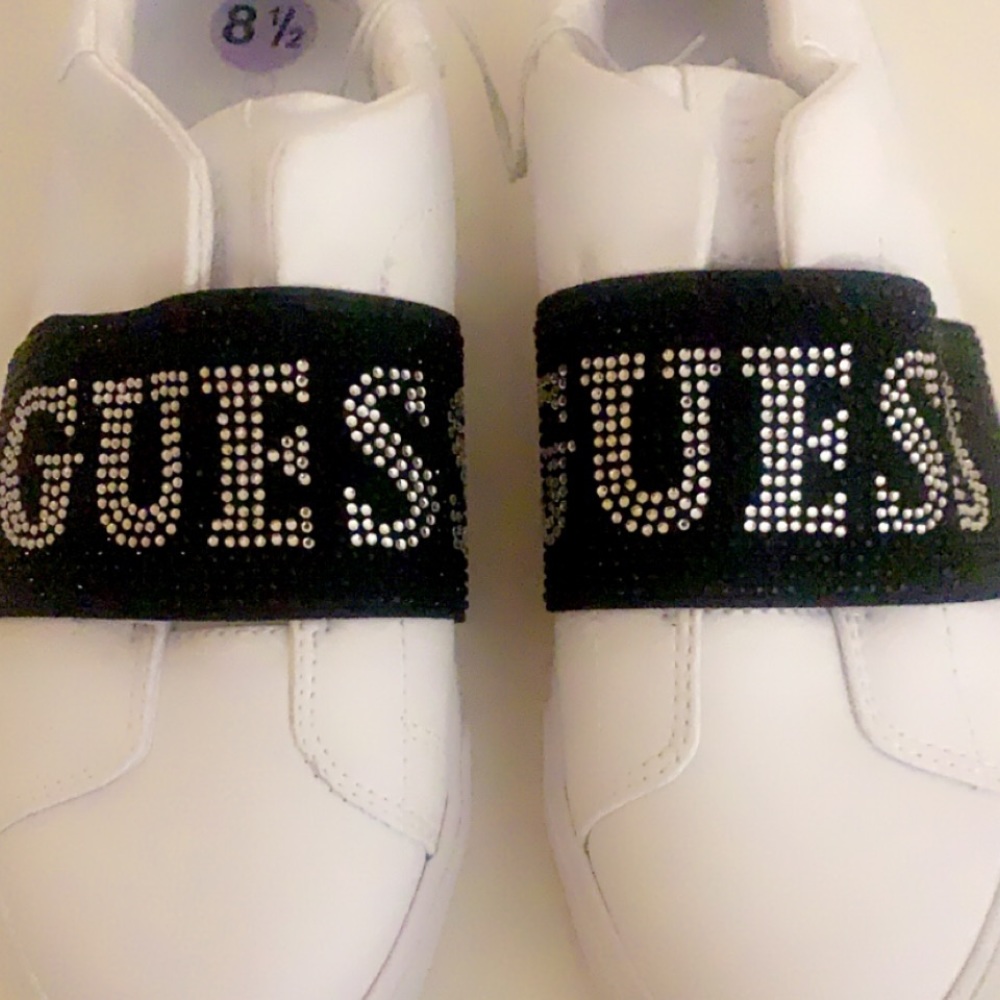 Super cute size 8 and a half Guess shoes